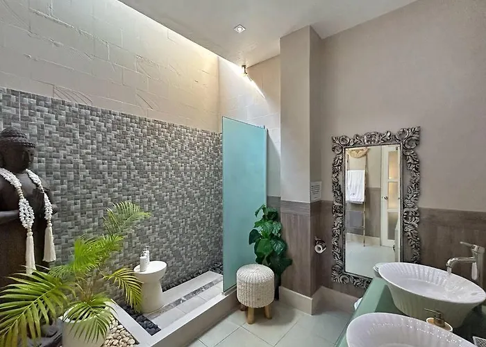 Villa Frangipani - 2br Pool Walk To Seminyak (Bali)