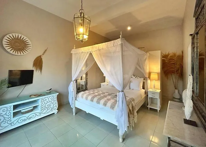 Villa Frangipani - 2br Pool Walk To *