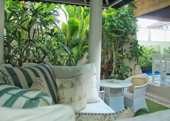 Frangipani - 2br Pool Walk To