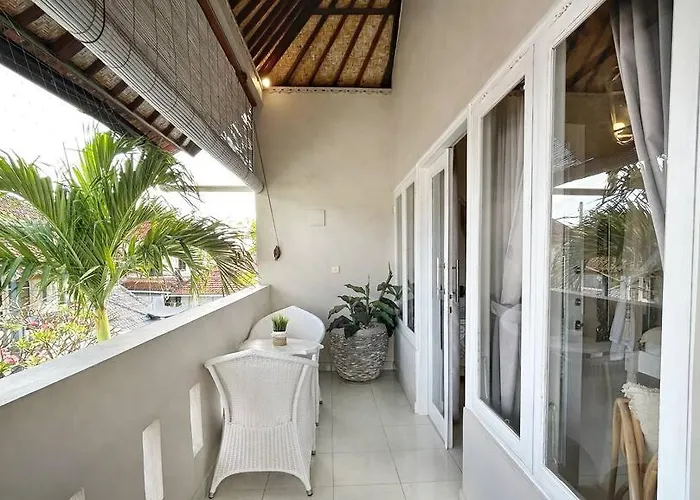 Villa Frangipani - 2br Pool Walk To